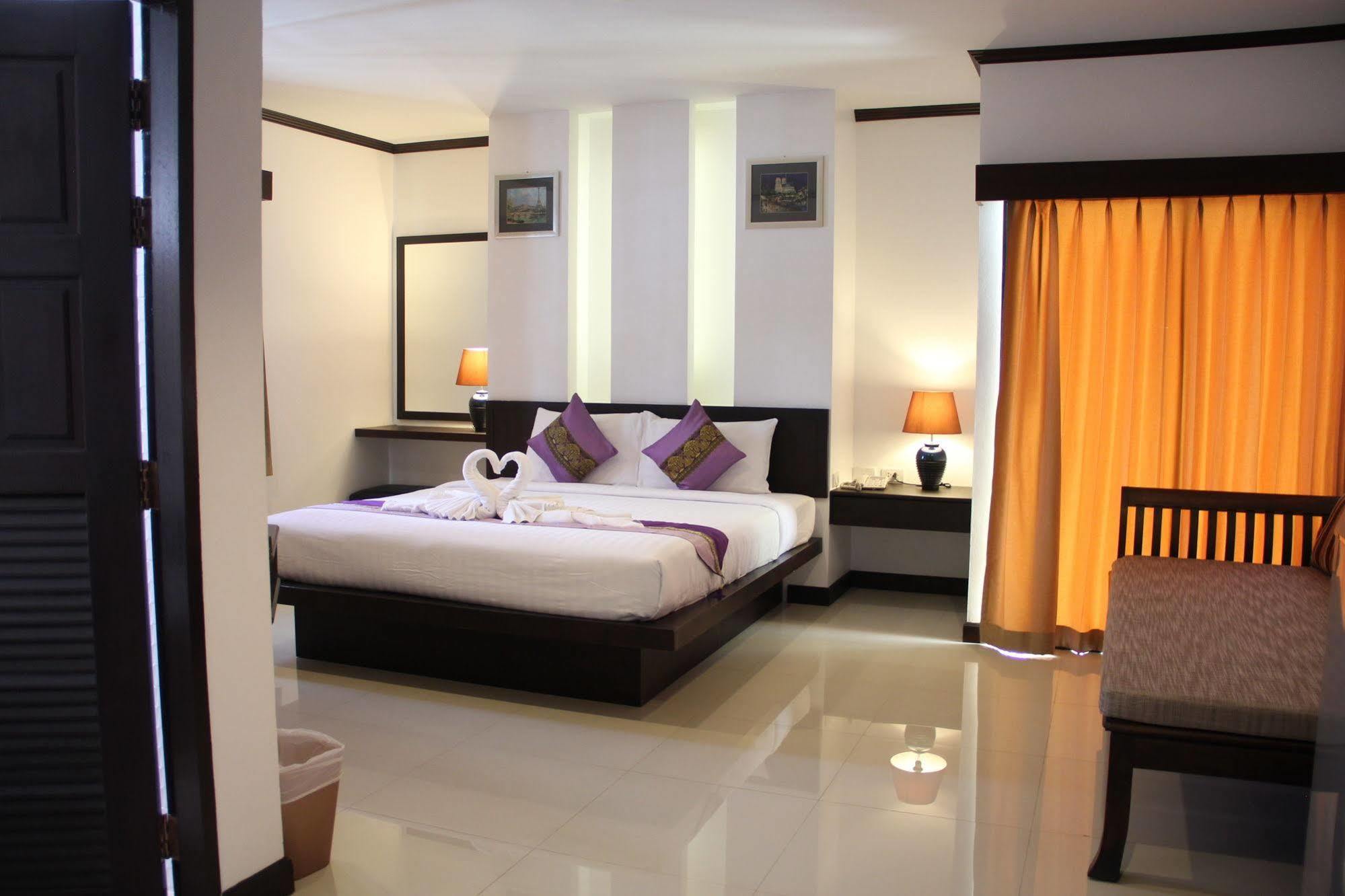 Patong Sri Boutique Hotel מראה חיצוני תמונה