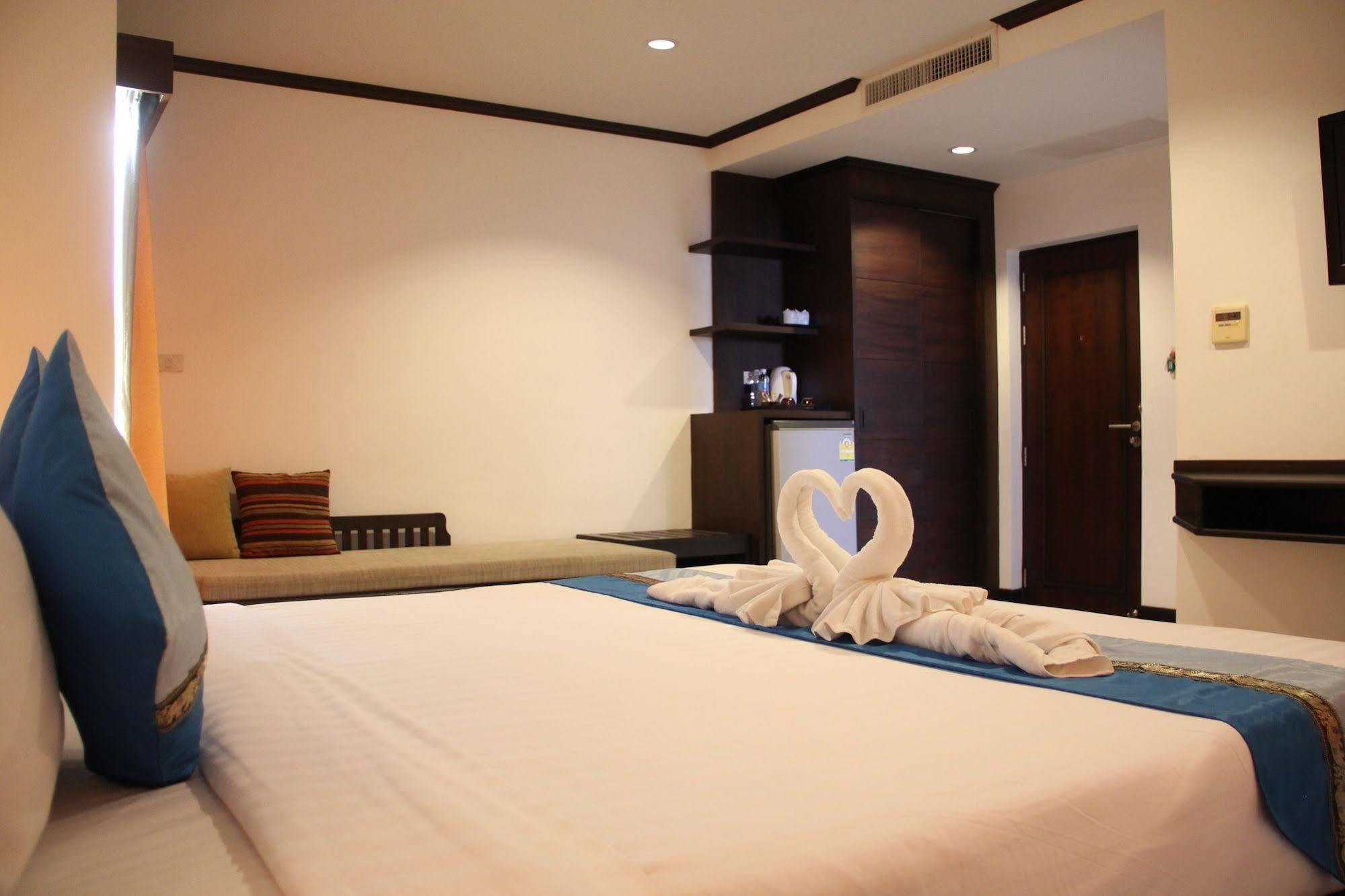 Patong Sri Boutique Hotel מראה חיצוני תמונה