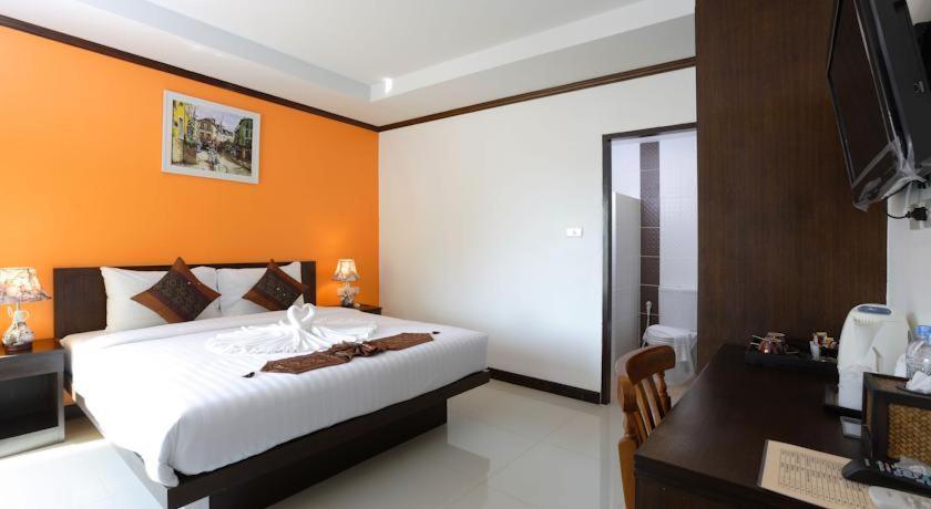 Patong Sri Boutique Hotel מראה חיצוני תמונה