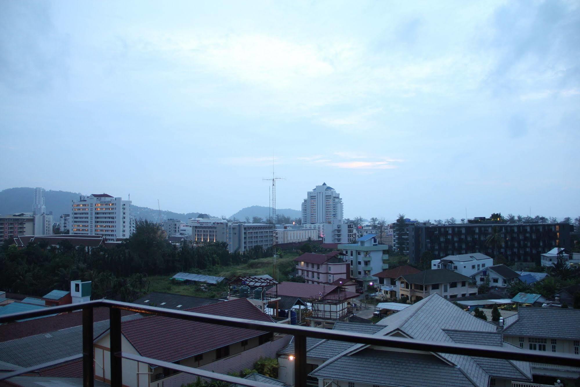 Patong Sri Boutique Hotel מראה חיצוני תמונה