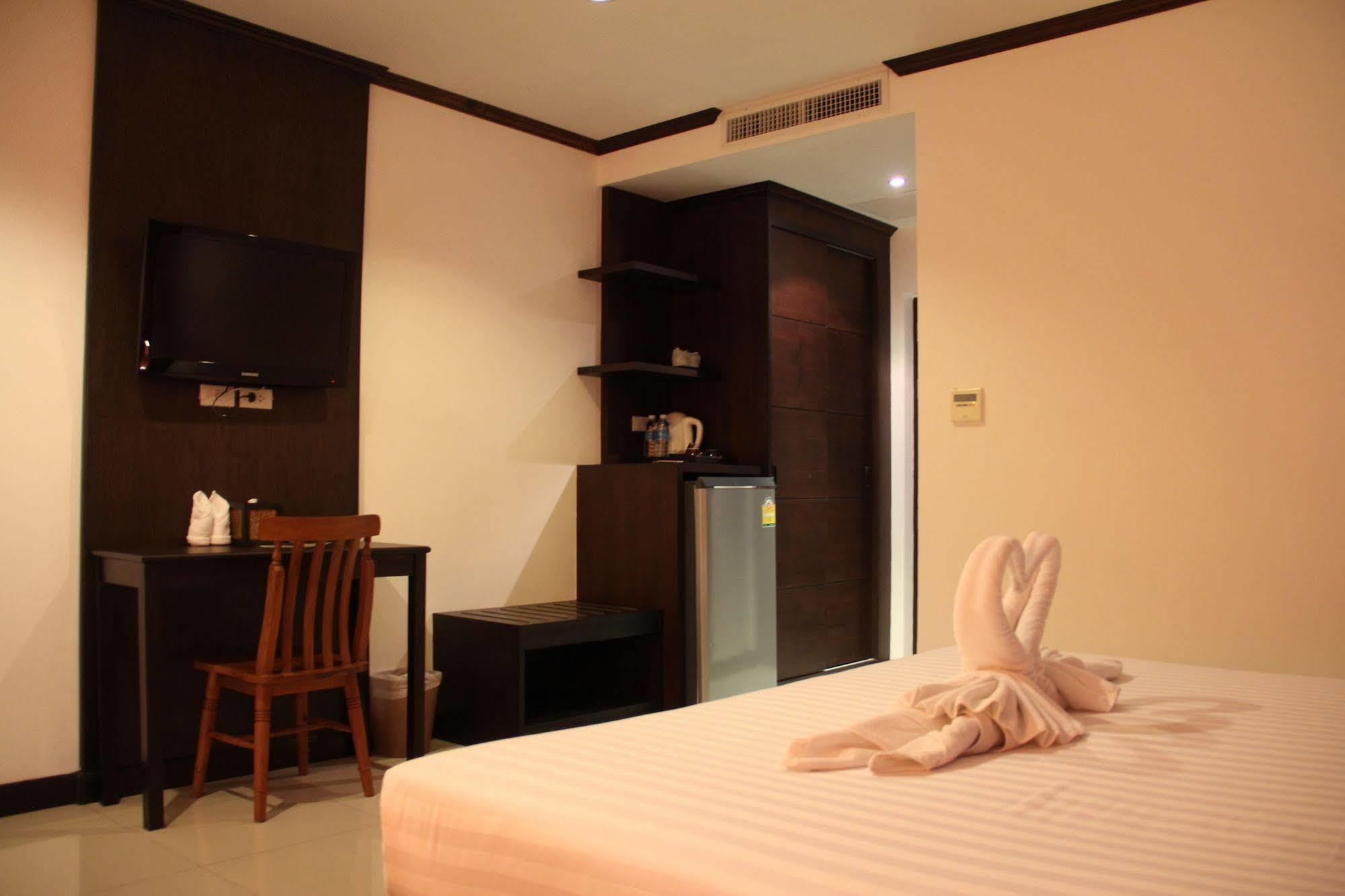 Patong Sri Boutique Hotel מראה חיצוני תמונה